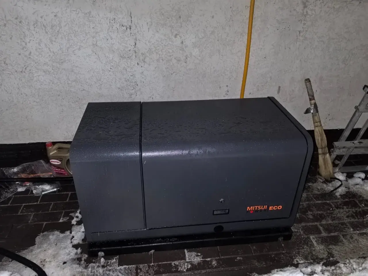 MITSUI Power Eco · у входа